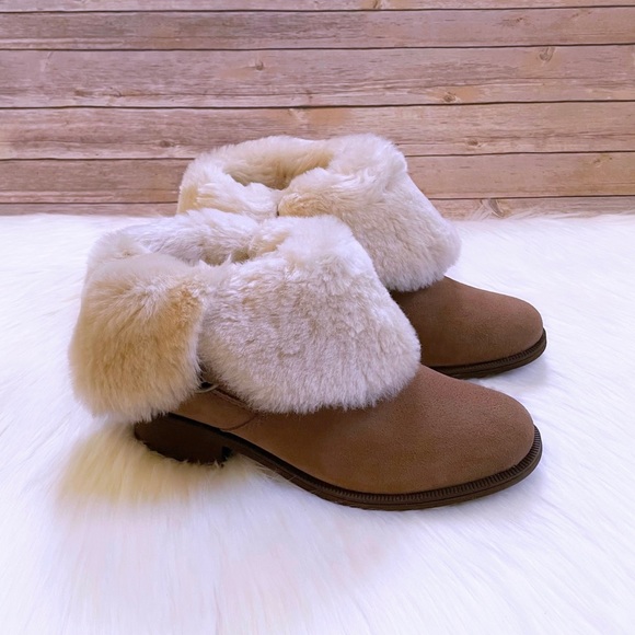 UGG Women’s Bodie Waterproof Chestnut Boots - Picture 8 of 10